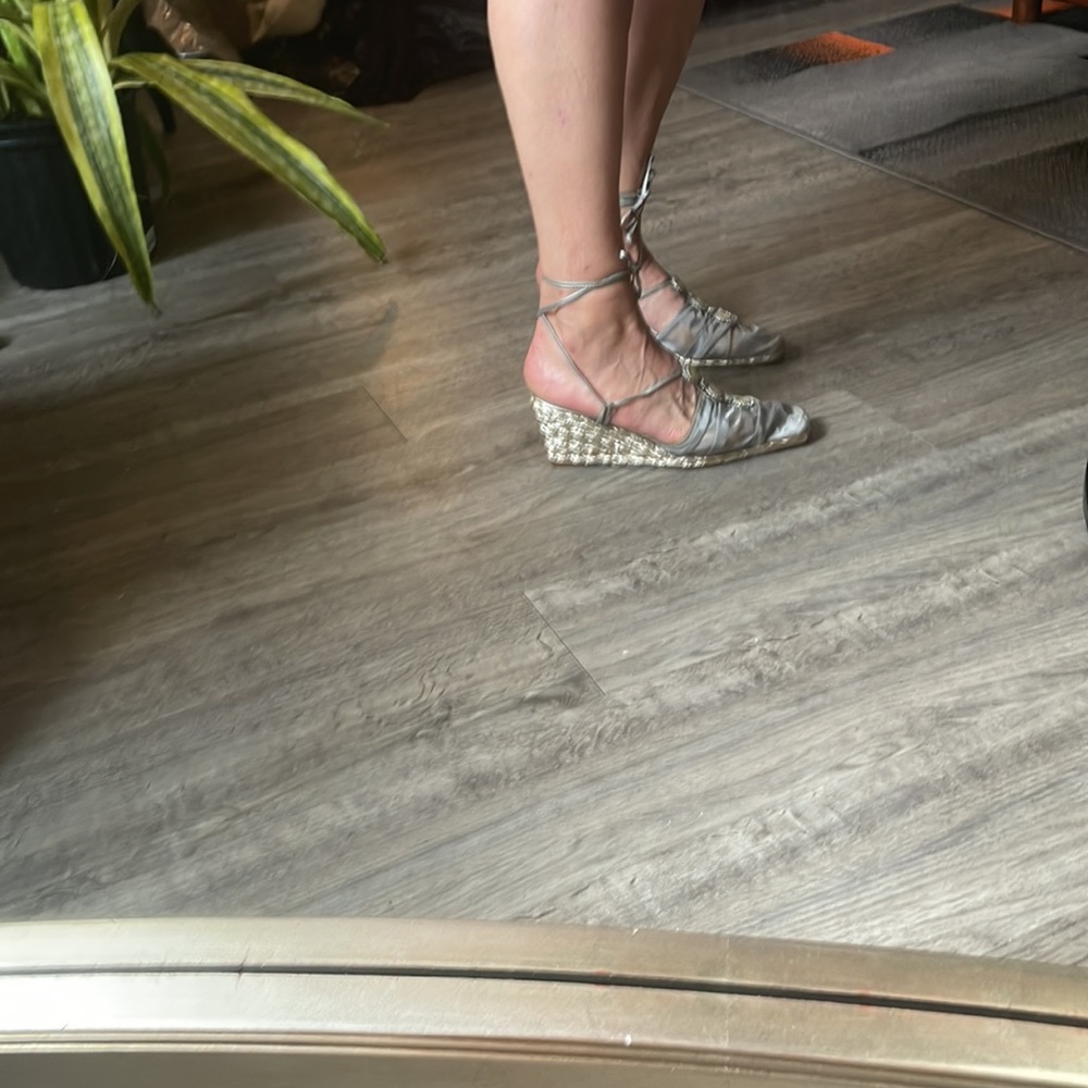 Stuart Weizmann pearl sheer wrap around ankle sandals Size 7half - Picture 5 of 9